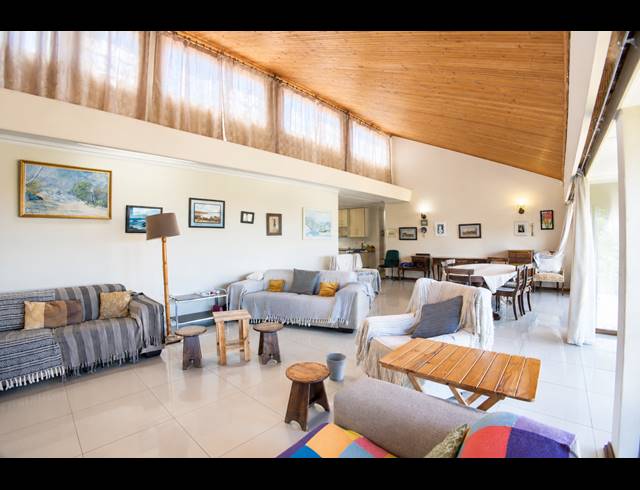 5 BEDROOM HOUSE FOR SALE IN BEACON BAY